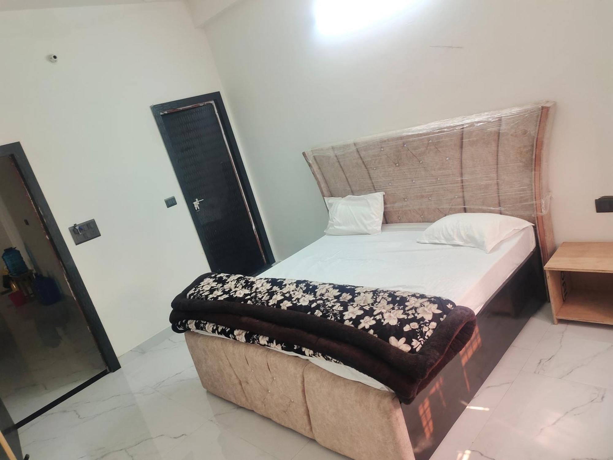 Bhavana Bhawan Hotel Vrindavan Ngoại thất bức ảnh