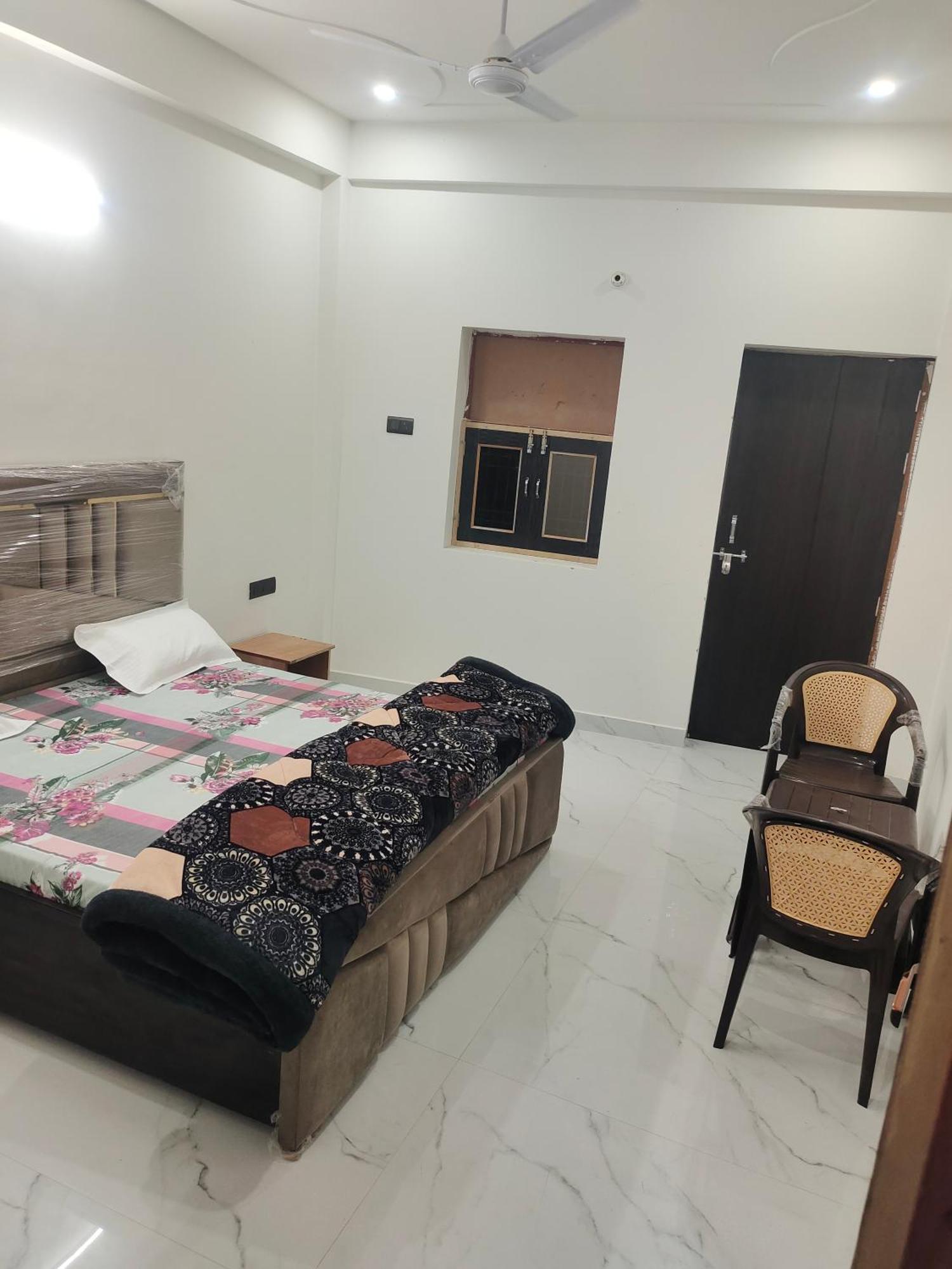 Bhavana Bhawan Hotel Vrindavan Ngoại thất bức ảnh